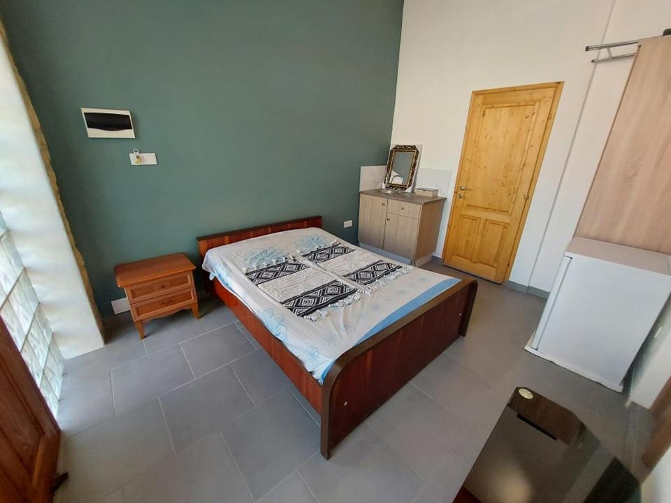 Anna Guesthouse 10 Min Walk From The Beach Larnaca Bagian luar foto