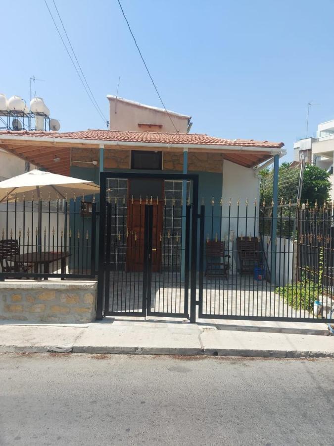 Anna Guesthouse 10 Min Walk From The Beach Larnaca Bagian luar foto