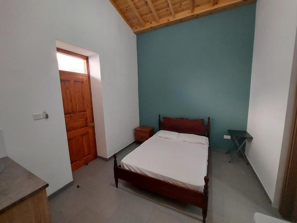 Anna Guesthouse 10 Min Walk From The Beach Larnaca Bagian luar foto